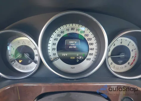 2014 Mercedes-Benz E 350 z USA, uszkodzony, nr VIN WDDHF5KB2EA864178